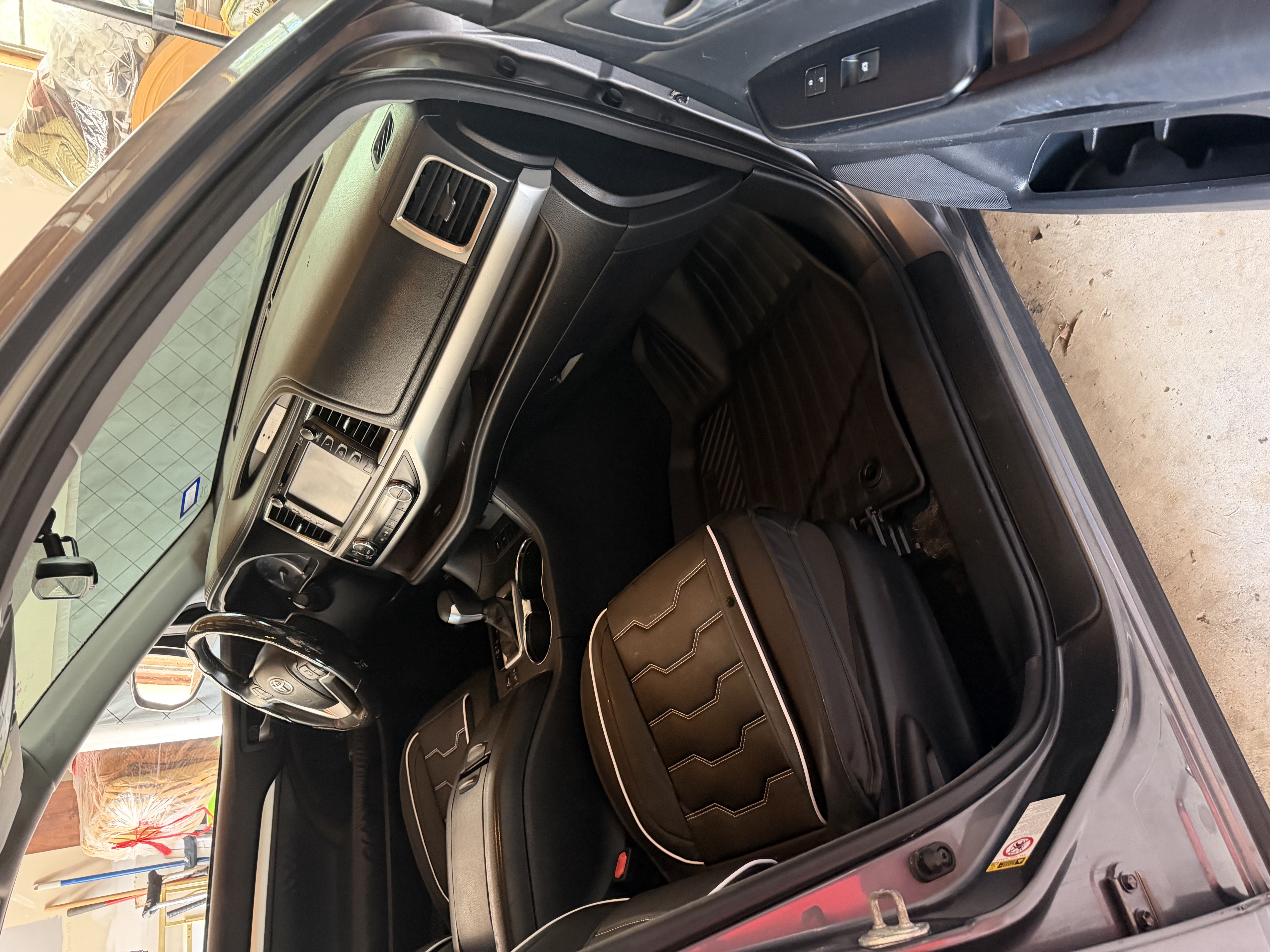 Used 2014 Toyota Highlander XLE FWD image 8