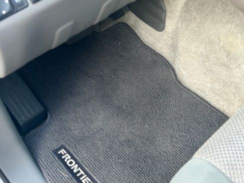 Used 2016 Nissan Frontier SV RWD image 17