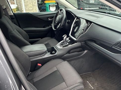 Used 2022 Subaru Outback Premium image 5