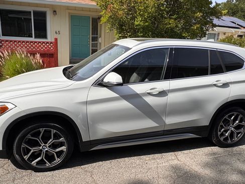 Used 2021 BMW X1 xDrive28i w/ Premium Package AWD/4WD image 4