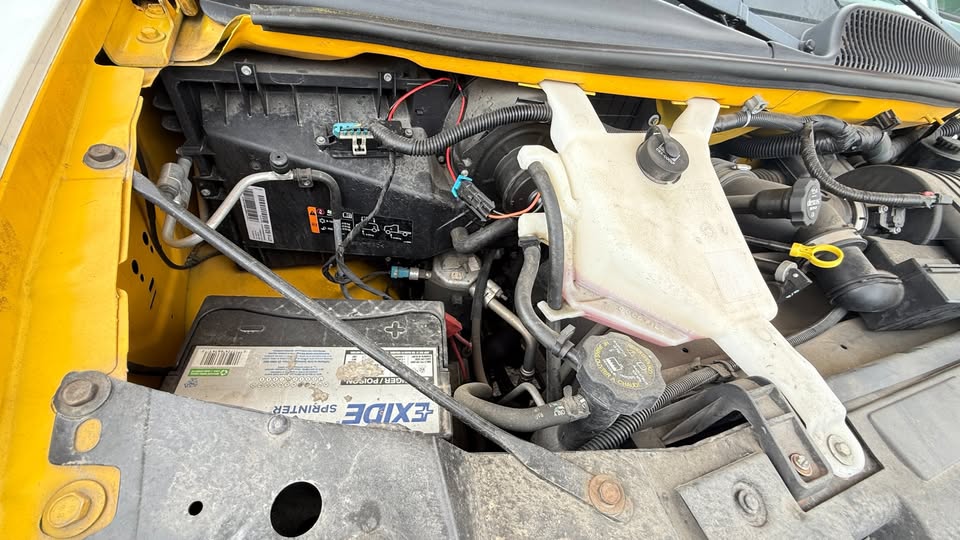 Used 2017 GMC Savana 3500 Extended RWD image 8