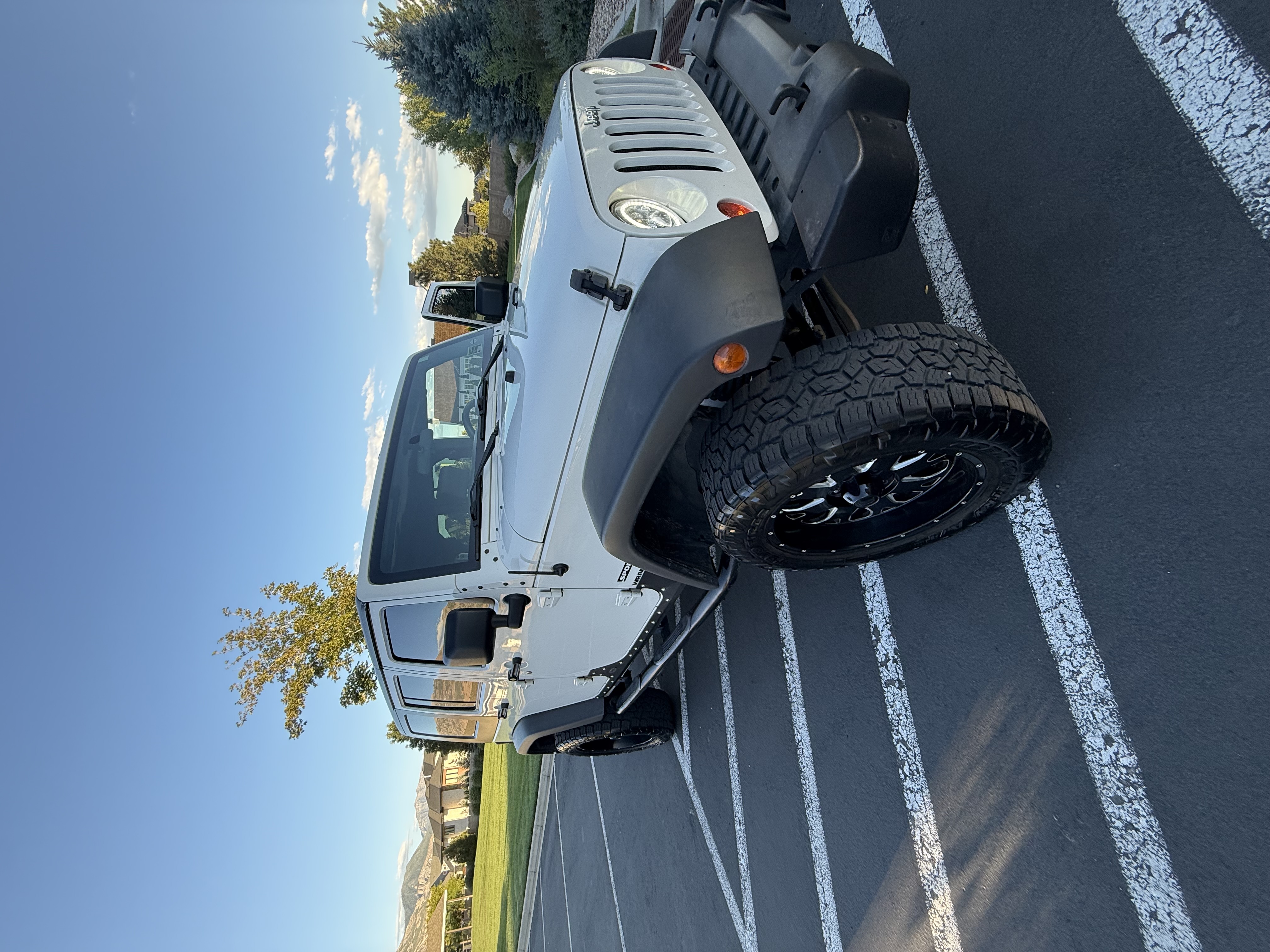 Used 2010 Jeep Wrangler Unlimited Sport AWD/4WD image 4