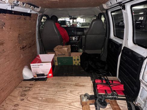 Used 2007 GMC Savana 2500 Van 3D image 8