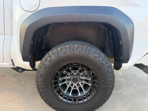 Used 2024 Toyota Tacoma TRD Off-Road AWD/4WD image 15
