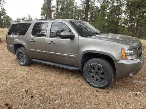 Used 2008 Chevrolet Suburban LT w/ LT Preferred Equipment Group image 4