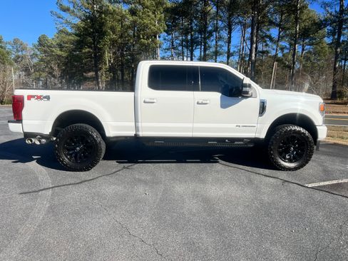 Used 2022 Ford F250 Lariat w/ Lariat Ultimate Package image 1