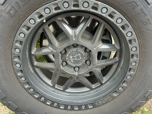 Used 2017 Nissan Titan Platinum Reserve image 17