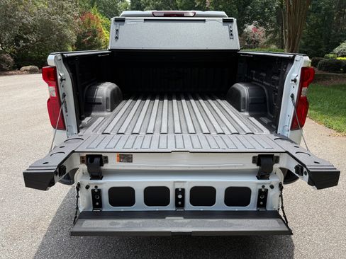 Used 2025 Chevrolet Silverado 1500 High Country w/ High Country Premium Package AWD/4WD image 17