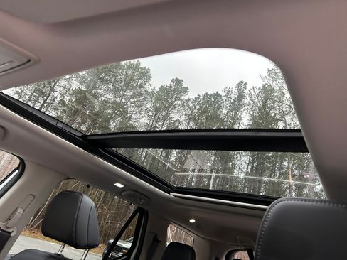 Used 2024 Honda Pilot Touring image 22