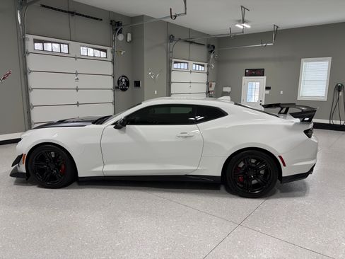 Used 2023 Chevrolet Camaro ZL1 image 2