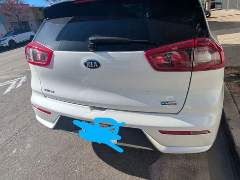 Used 2019 Kia Niro LX image 5