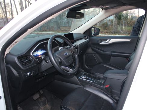 Used 2020 Ford Escape SE Sport image 15