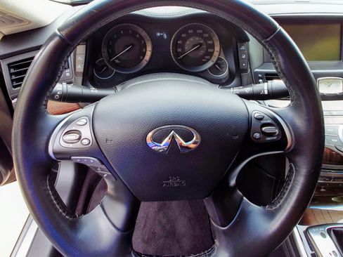 Used 2016 INFINITI Q70 L 3.7 w/ Deluxe Touring Package image 25