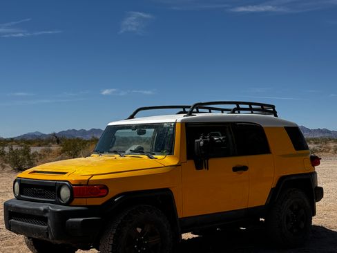 Used 2007 Toyota FJ Cruiser 4WD image 1