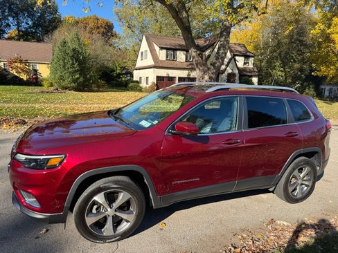 Used 2021 Jeep Cherokee Limited image 9
