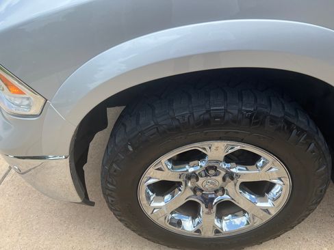 Used 2018 RAM 1500 Laramie w/ Convenience Group AWD/4WD image 9