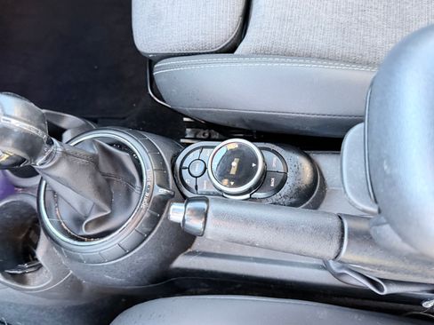 Used 2015 MINI Cooper S image 4