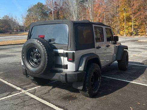 Used 2012 Jeep Wrangler Unlimited Sport image 5