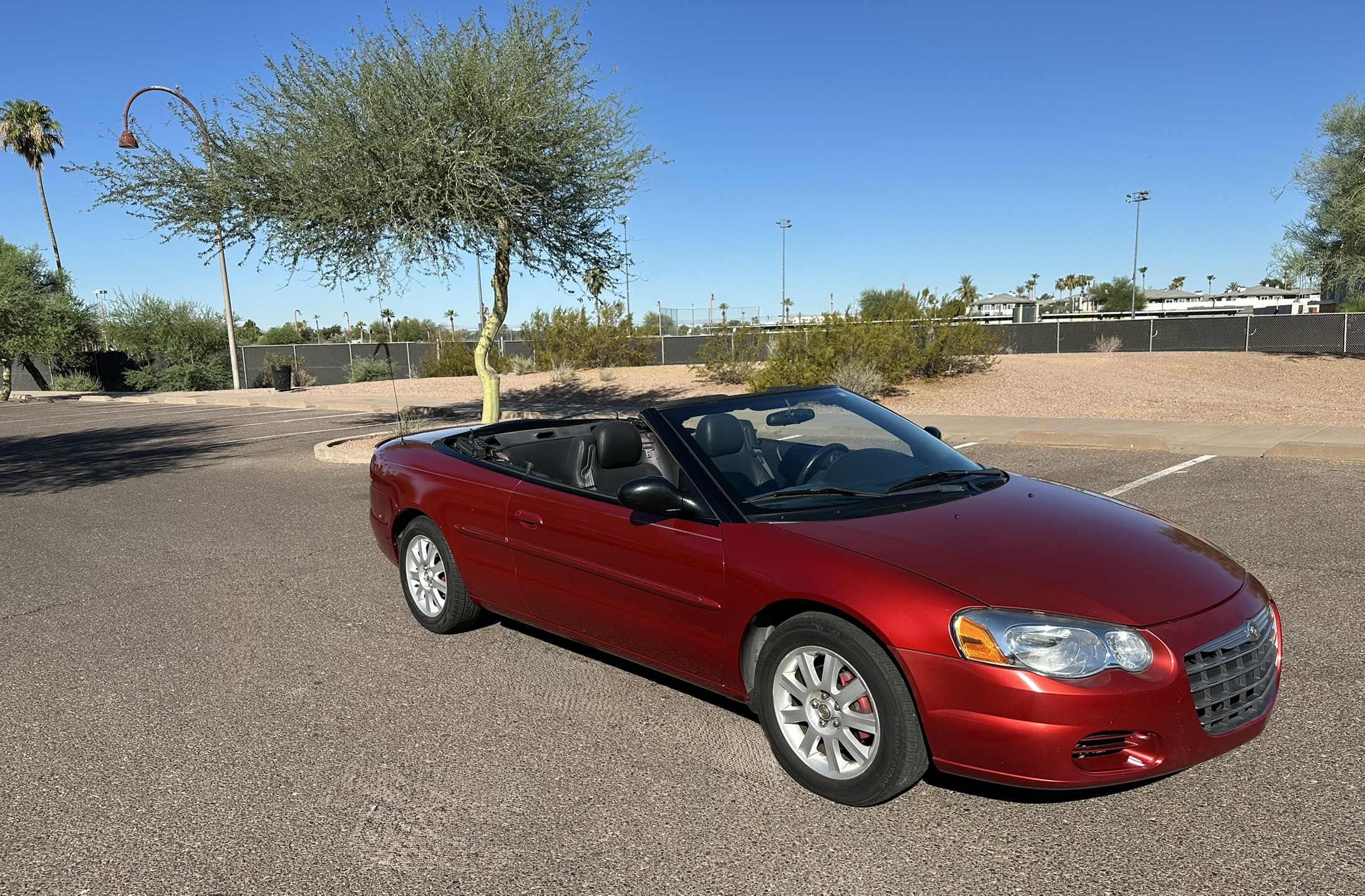 Used 2004 Chrysler Sebring GTC FWD image 2
