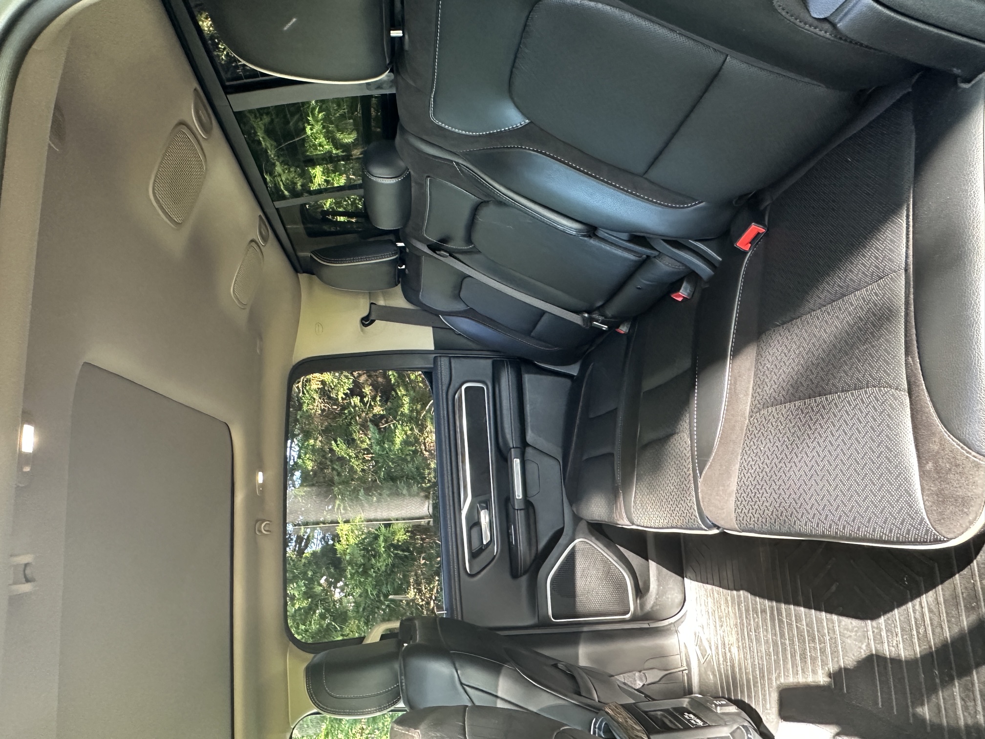 Used 2020 RAM 1500 Laramie AWD/4WD image 5