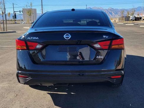 Used 2022 Nissan Altima 2.5 SV image 1