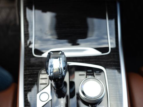 Used 2022 BMW X7 M50i w/ Dynamic Handling Package image 13