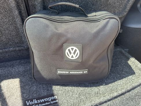 Used 2018 Volkswagen Tiguan SE FWD image 13