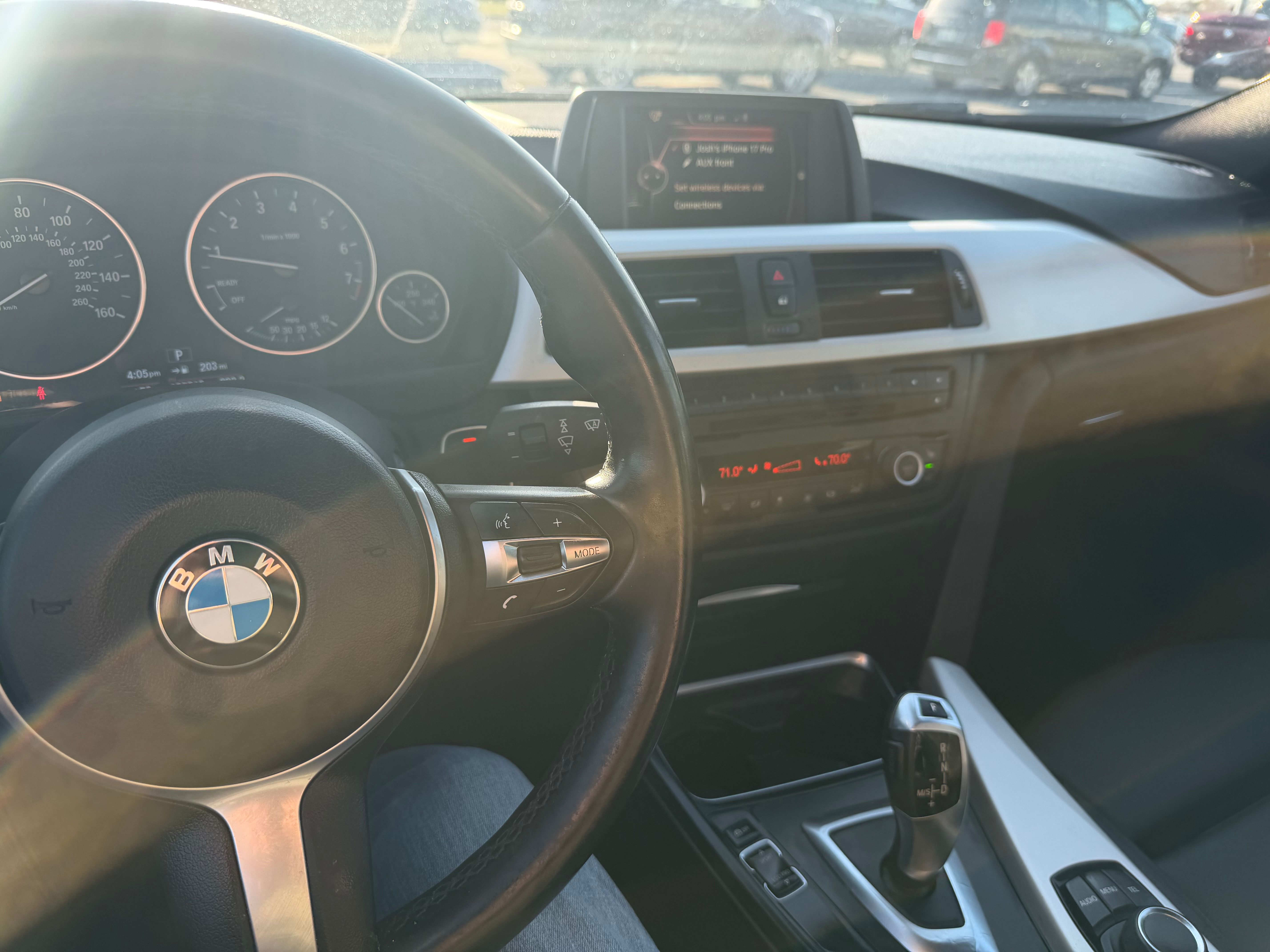Used 2015 BMW 320i xDrive Sedan AWD/4WD image 5
