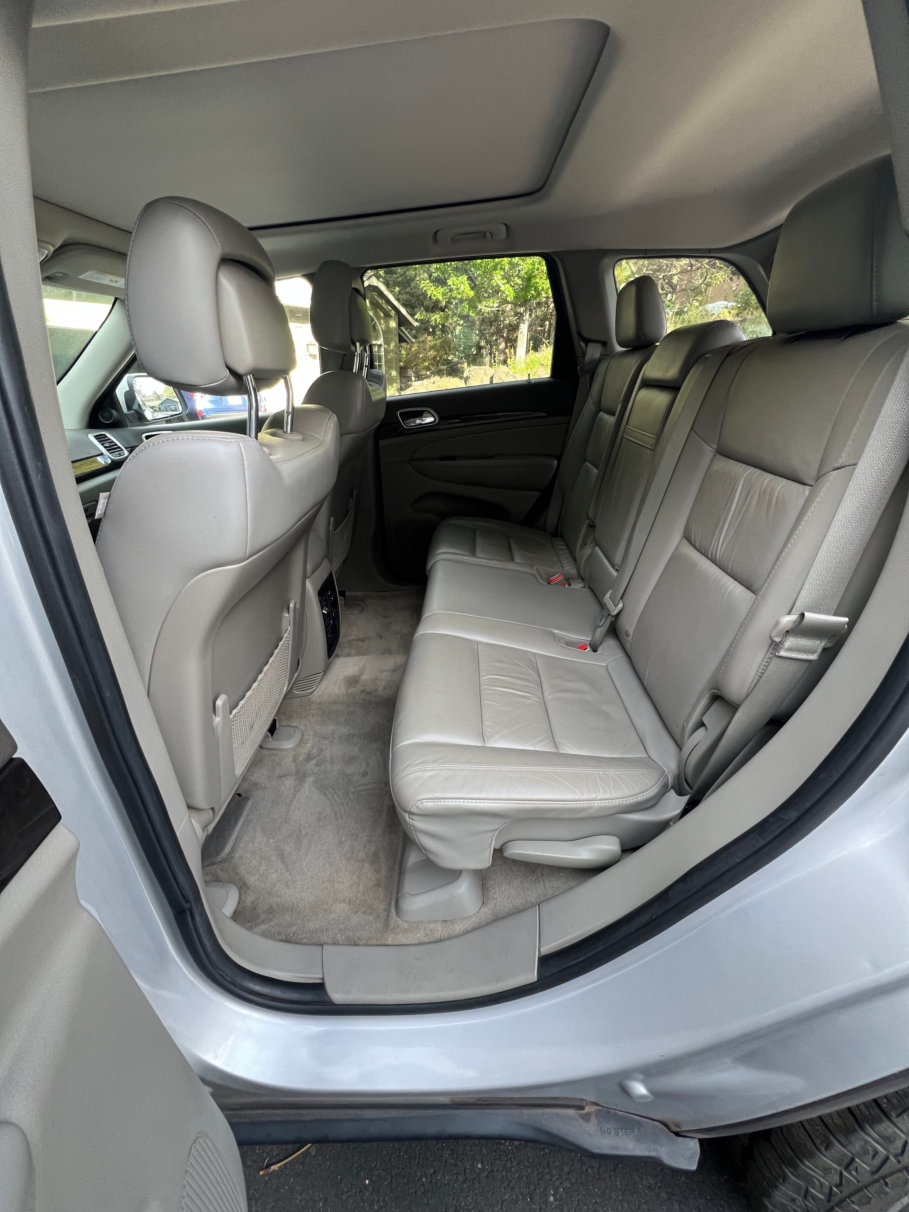 Used 2013 Jeep Grand Cherokee Laredo AWD/4WD image 5