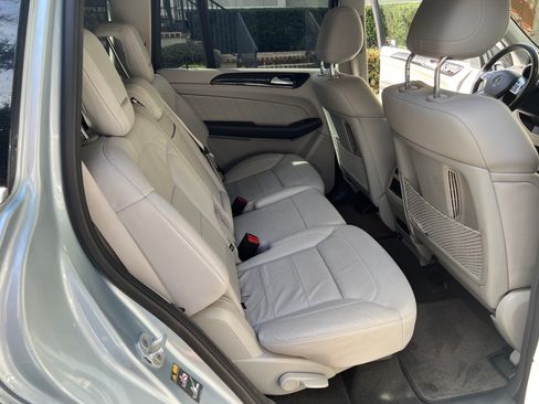 Used 2015 Mercedes-Benz GL 320 BlueTEC 4MATIC image 12