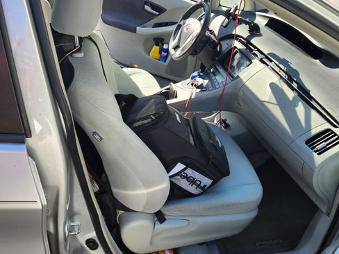 Used 2011 Toyota Prius Two image 17