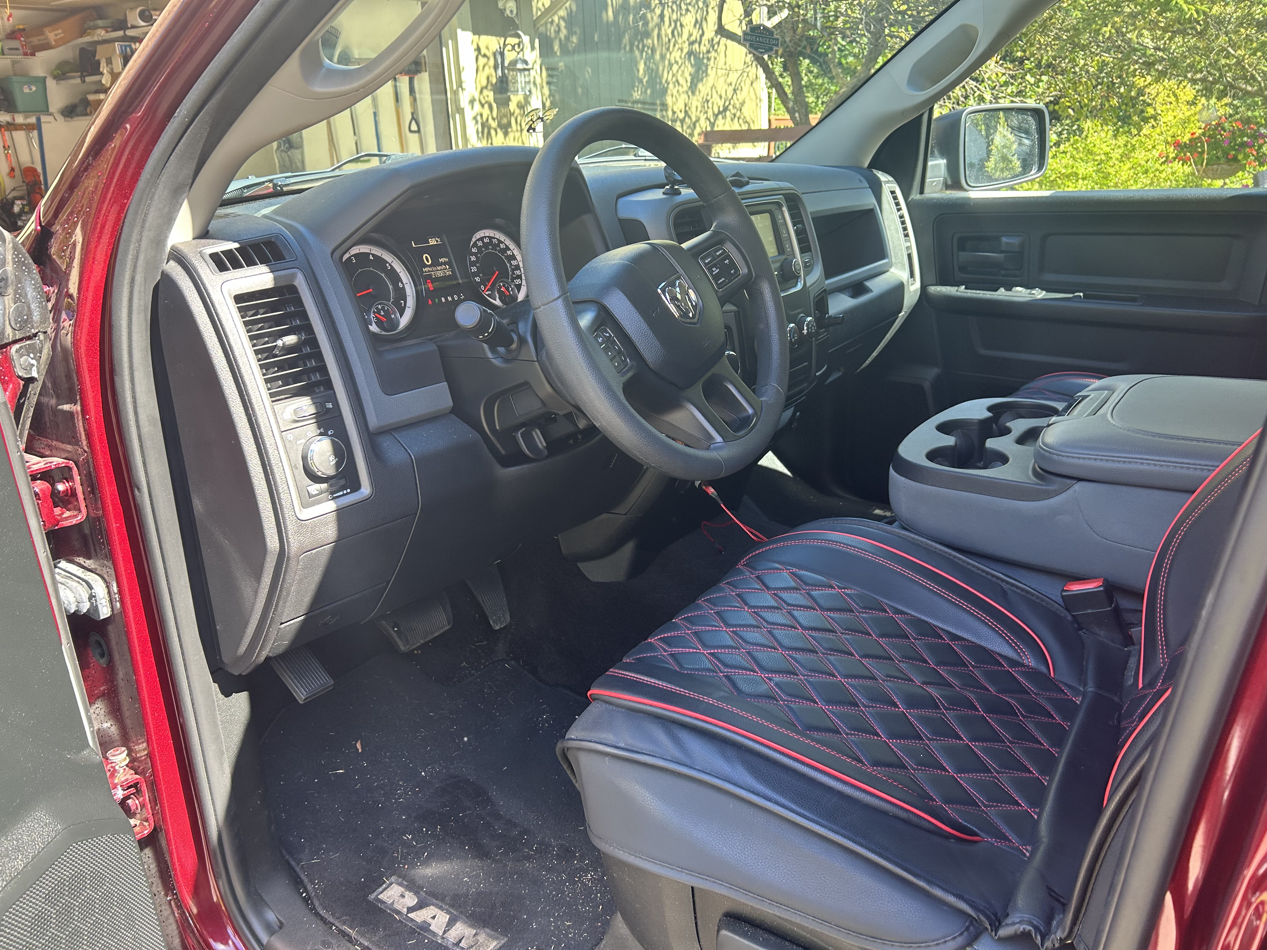 Used 2018 RAM 1500 Express w/ Express Value Package AWD/4WD image 14