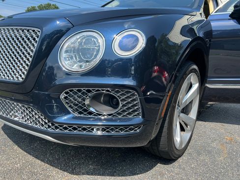 Used 2017 Bentley Bentayga AWD/4WD image 6