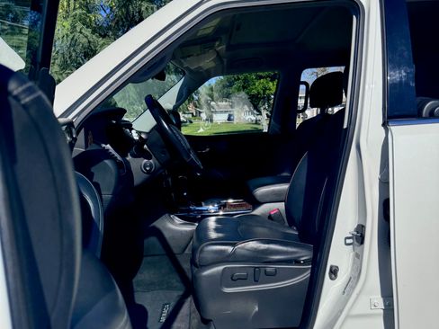 Used 2019 Nissan Armada Platinum w/ Interior Lighting Package image 6