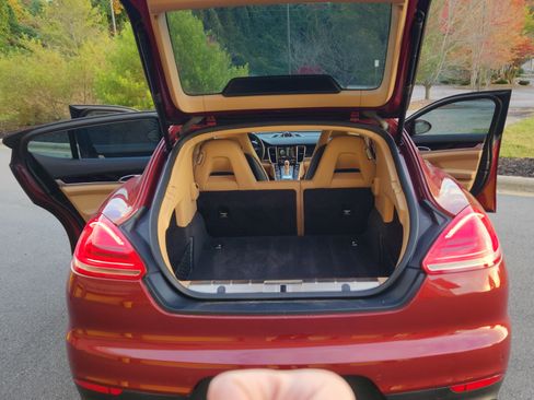 Used 2015 Porsche Panamera 4 image 5