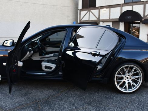 Used 2013 BMW 750Li RWD image 16