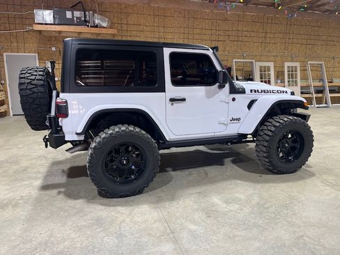 Used 2025 Jeep Wrangler Rubicon w/ Safety Group image 5