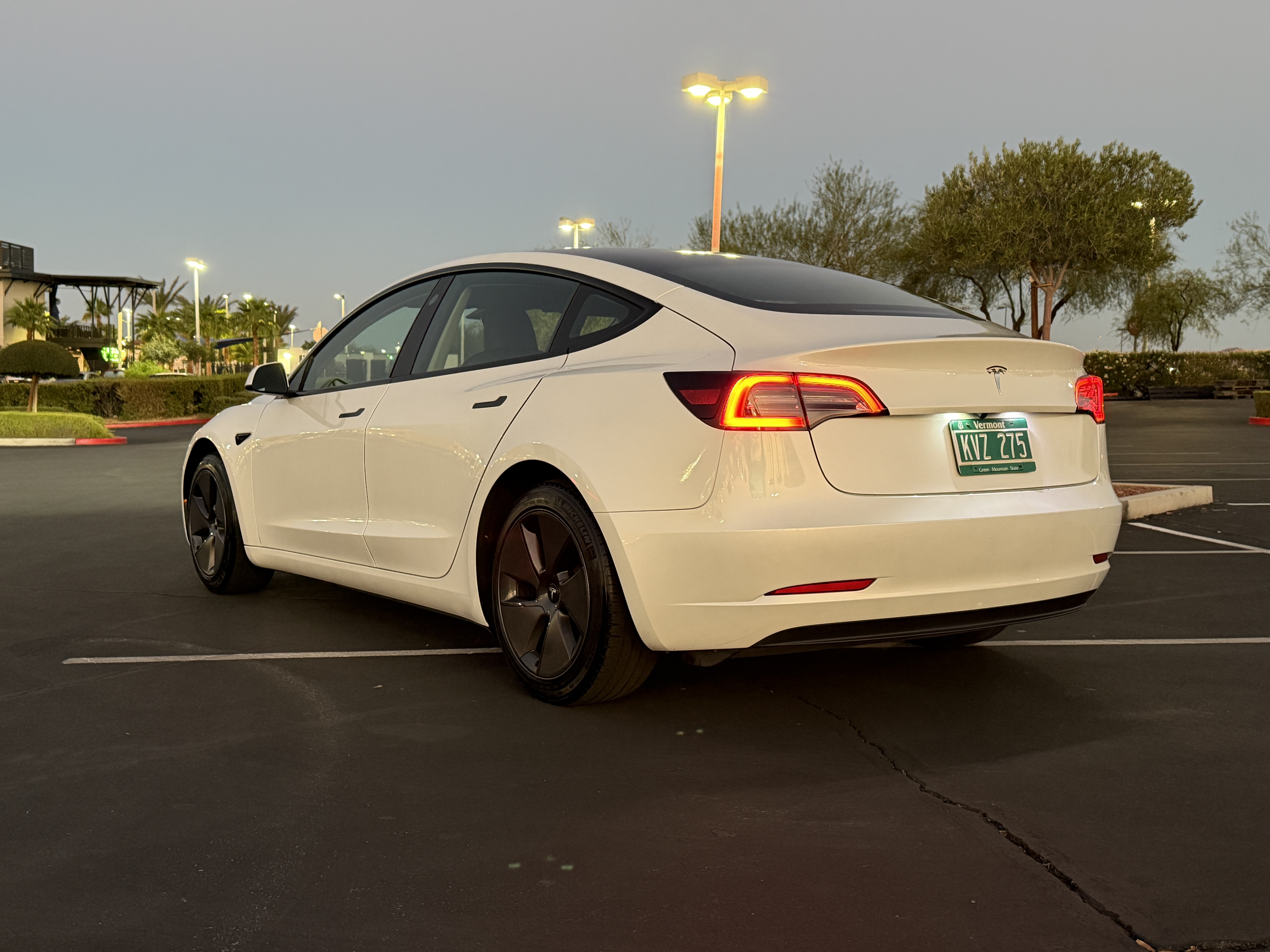 Used 2023 Tesla Model 3 Standard Range RWD image 4