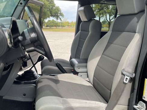 Used 2007 Jeep Wrangler Unlimited X image 11