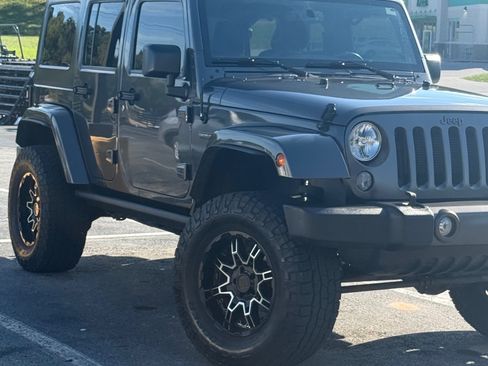 Used 2016 Jeep Wrangler Unlimited Sport image 12