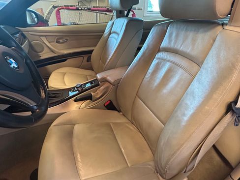 Used 2012 BMW 328i Convertible image 17