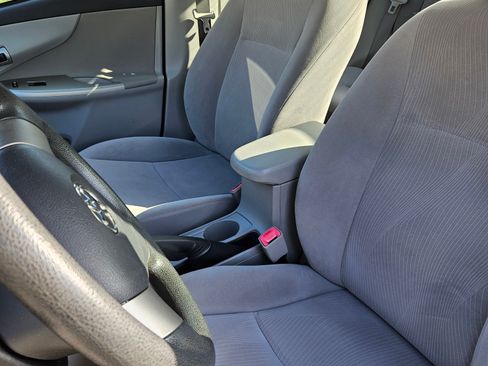 Used 2011 Toyota Corolla LE image 9