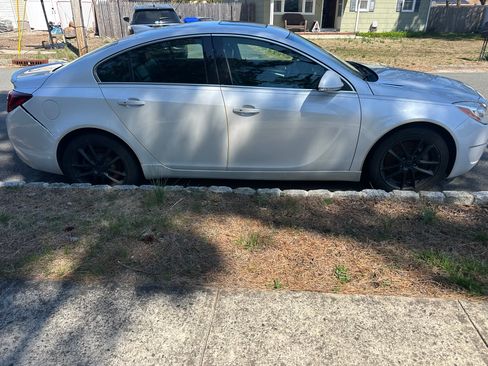 Used 2016 Buick Regal GS image 2