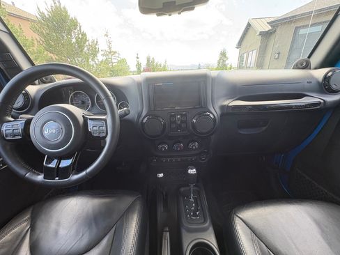 Used 2014 Jeep Wrangler Unlimited Sahara AWD/4WD image 11
