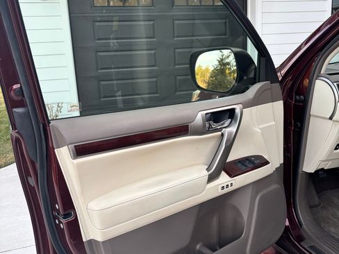 Used 2010 Lexus GX 460 image 24