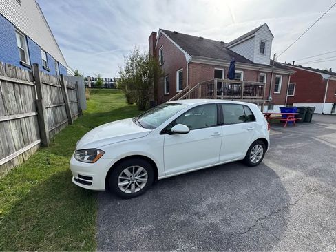 Used 2017 Volkswagen Golf S FWD image 12