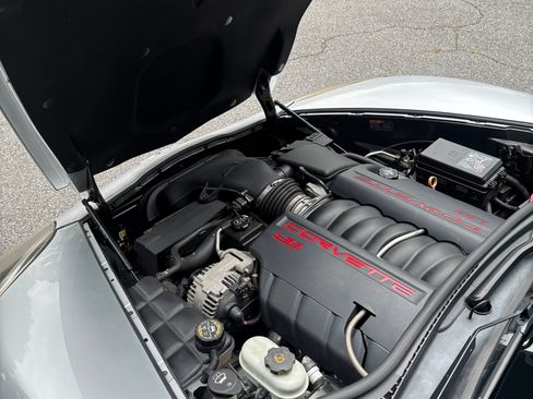 Used 2012 Chevrolet Corvette Coupe w/ Roof Package RWD image 8