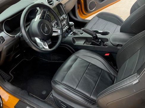 Used 2022 Ford Mustang GT Premium w/ Equipment Group 401A image 5