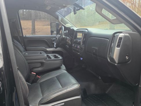 Used 2015 Chevrolet Silverado 2500 LT w/ LT Convenience Package image 10