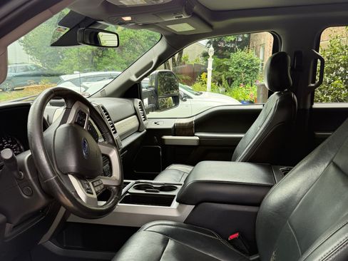 Used 2017 Ford F250 Lariat w/ Lariat Ultimate Package AWD/4WD image 6